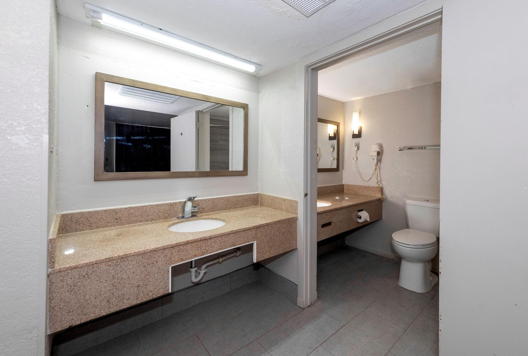 Red Roof Inn Petersburg - Fort Lee Exterior photo